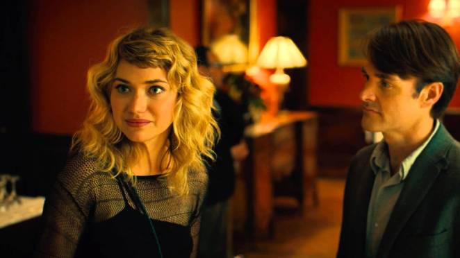 hinh_anh_co_nang_ngo_ngan_she’s_funny_that_way__96