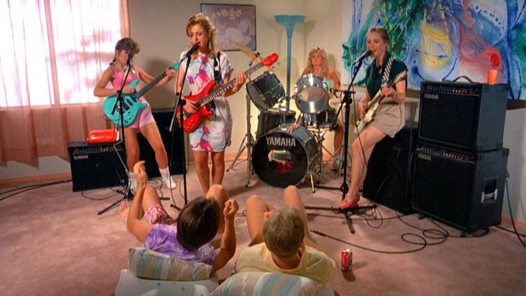 Screen_SlumberPartyMassacre2_01_758_427_81_s